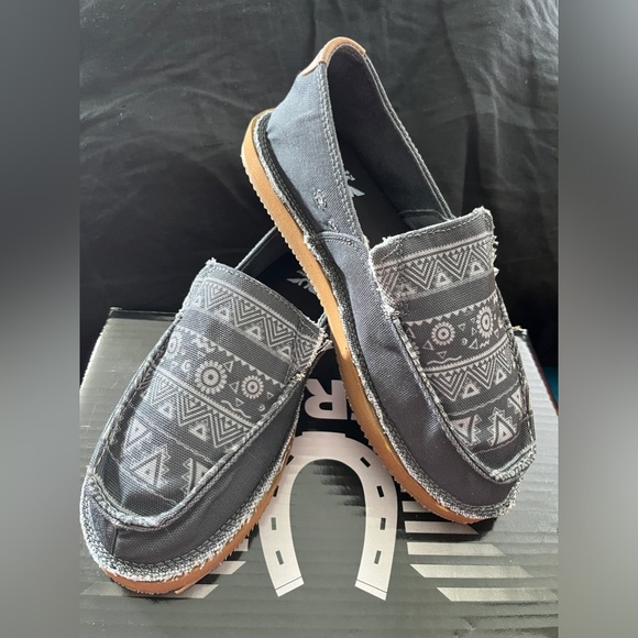 TUFF RIDER WOMANS SLIP ON - Picture 4 of 9